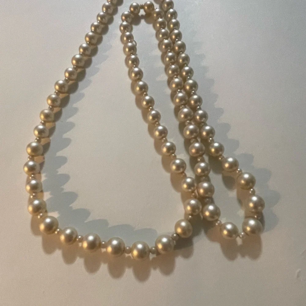 Elegant Gold Pearl Necklace